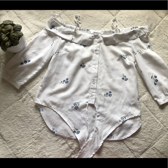 2 for 25❗️Off-Shoulder Ti-Front Button-Down Blouse - Picture 2 of 6